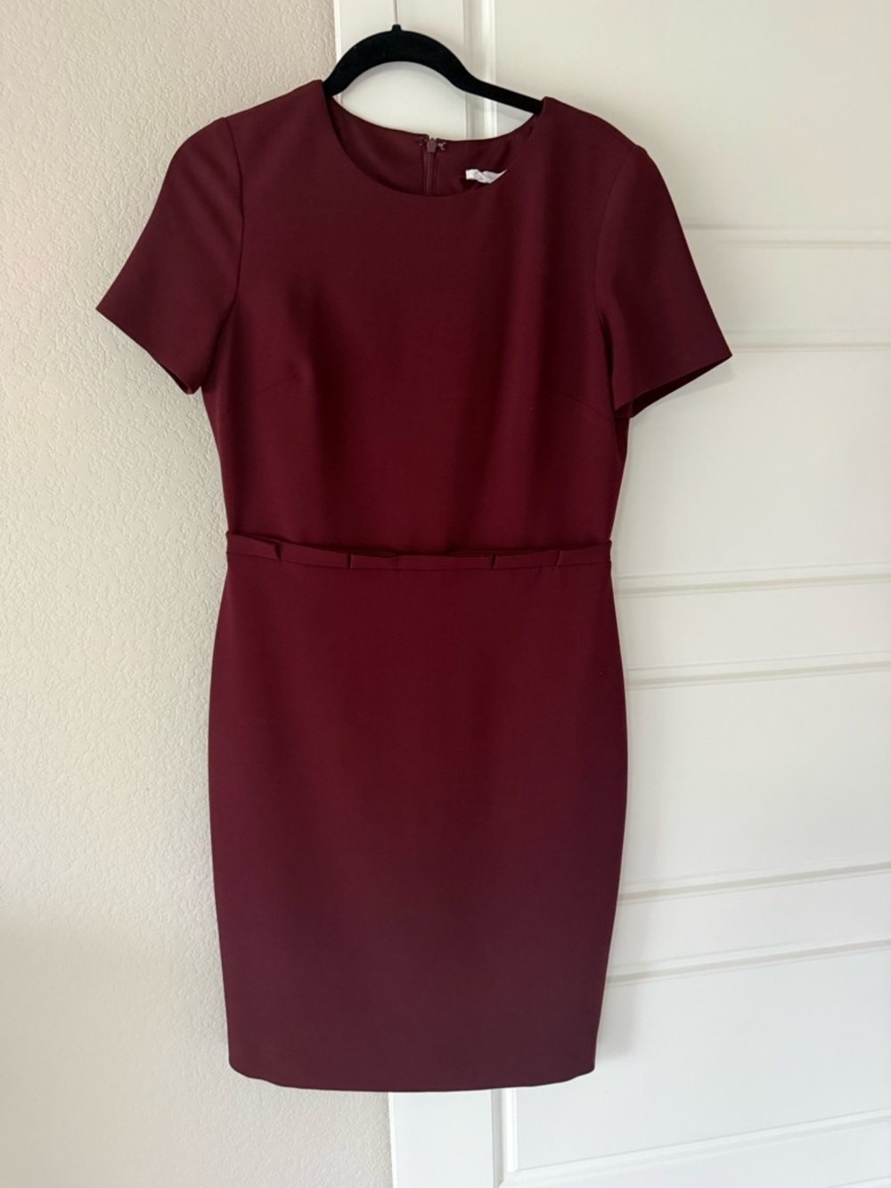 Preston & York Short-Sleeve Sheath Dress in Burgundy